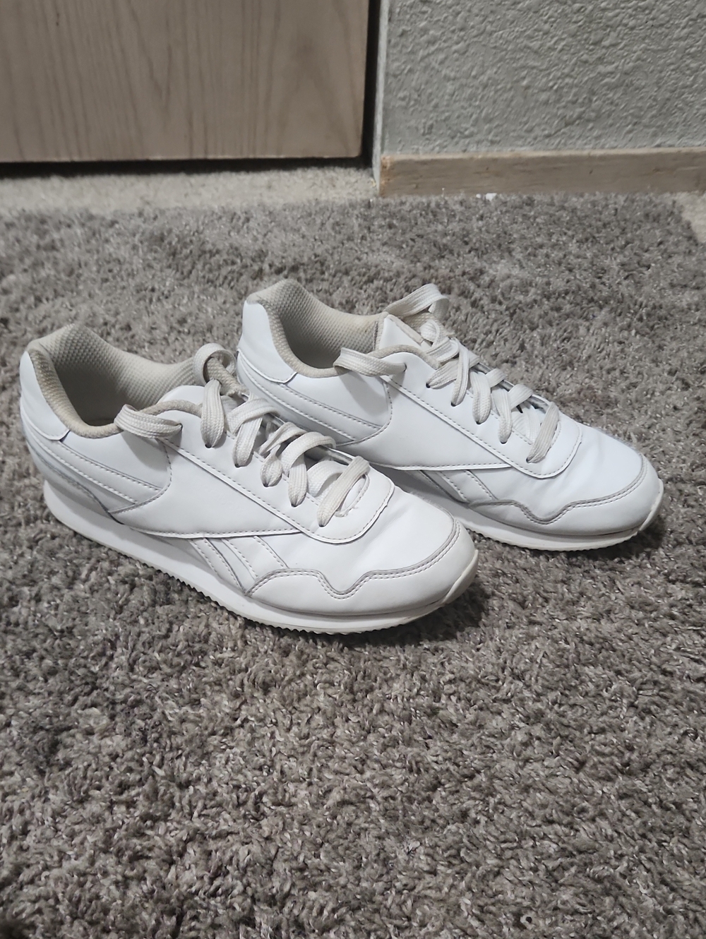 Reebok Classic Girls White Low-Top Sneakers